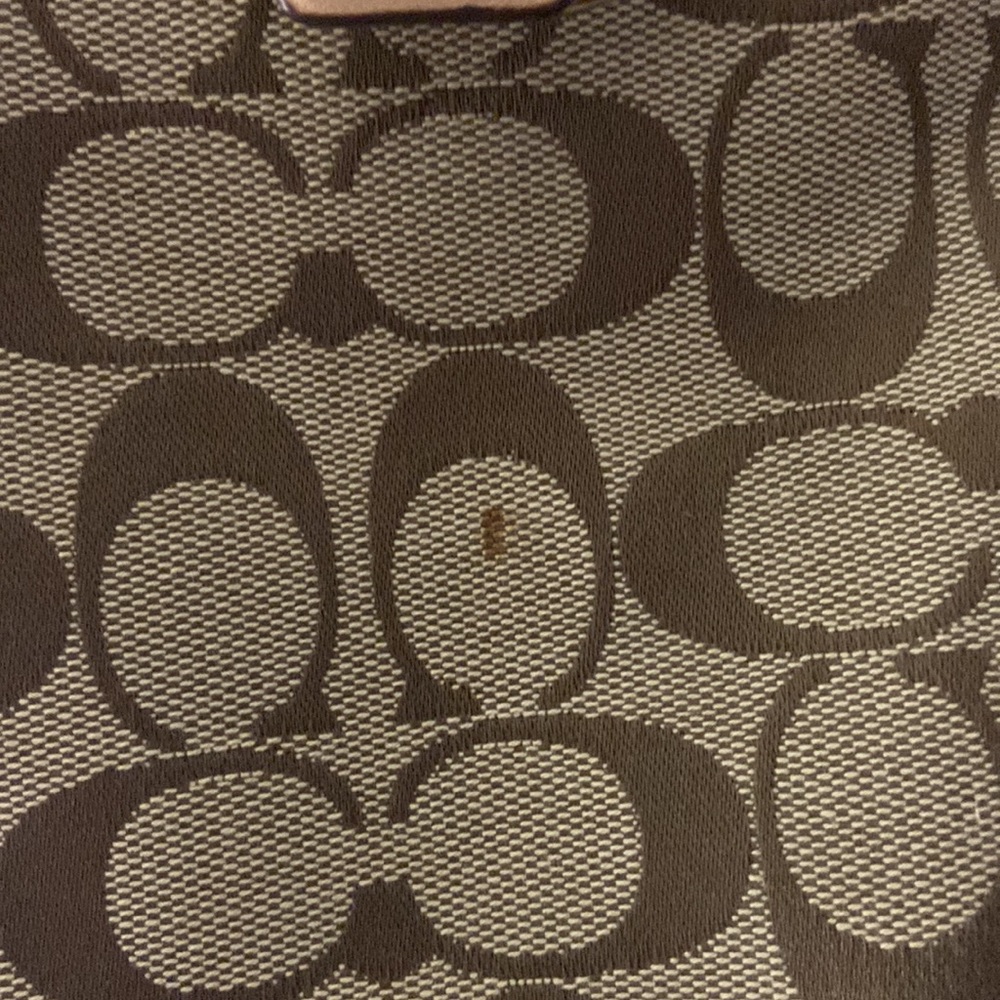 Coach Handbag. Good Used Condition. - Picture 6 of 9